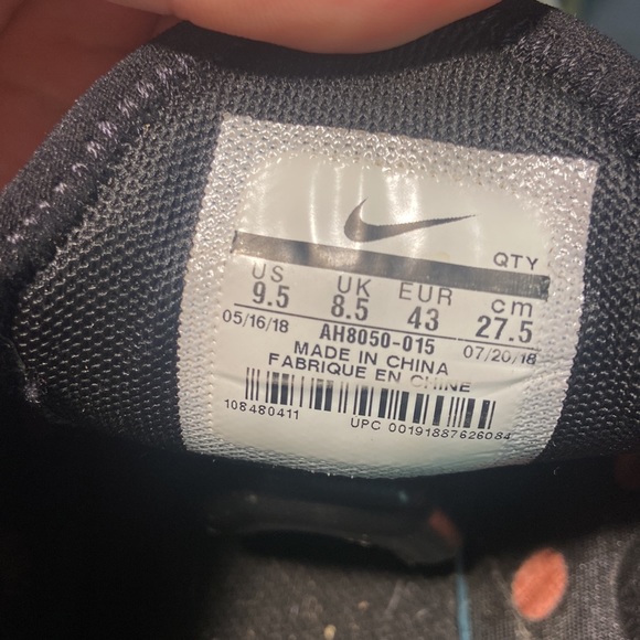 Nike Air Max ‘Super Crimson’ (9.5) - Picture 3 of 7